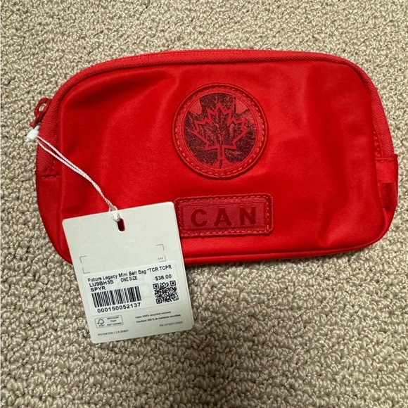 LULULEMON .7 L CANADA BELT BAG - Picture 6 of 6